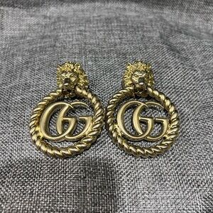 Gucci Gold Lion Head GG Drop Clip On Earrings